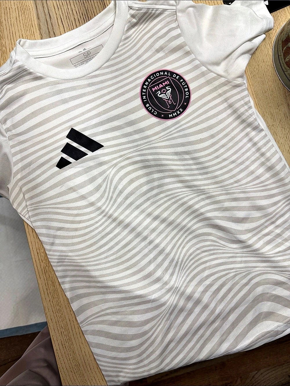 adidas Messi 10 Kids Short Sleeve Soccer Tee in White & Gray